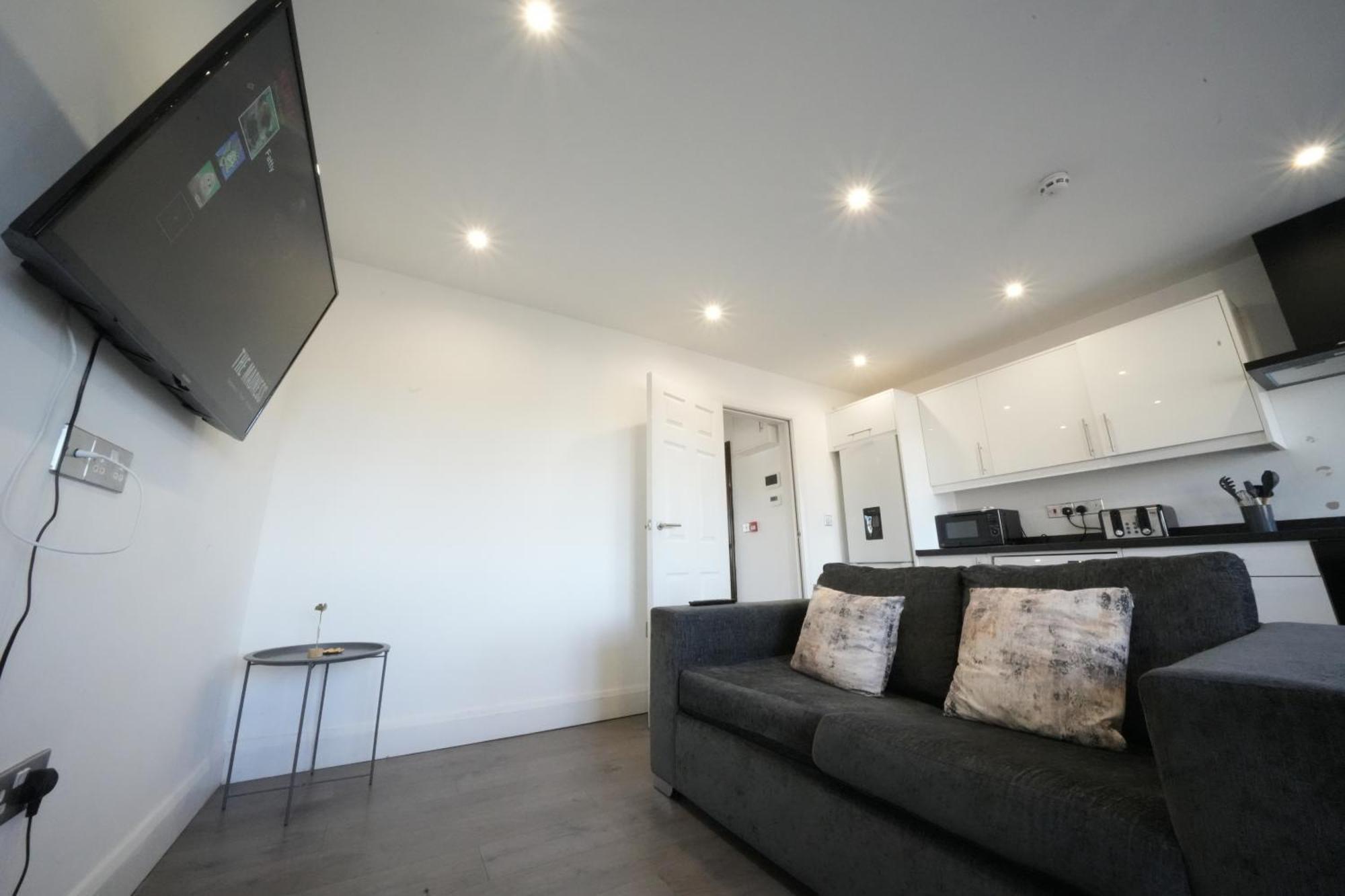 Hatton Apartments Heathrow Airport- Free Parking-Free Underground To And From Heathrow Airport Hatton Cross See Picture-See London Fast Hatton Cross To Central London 30Min Exterior foto