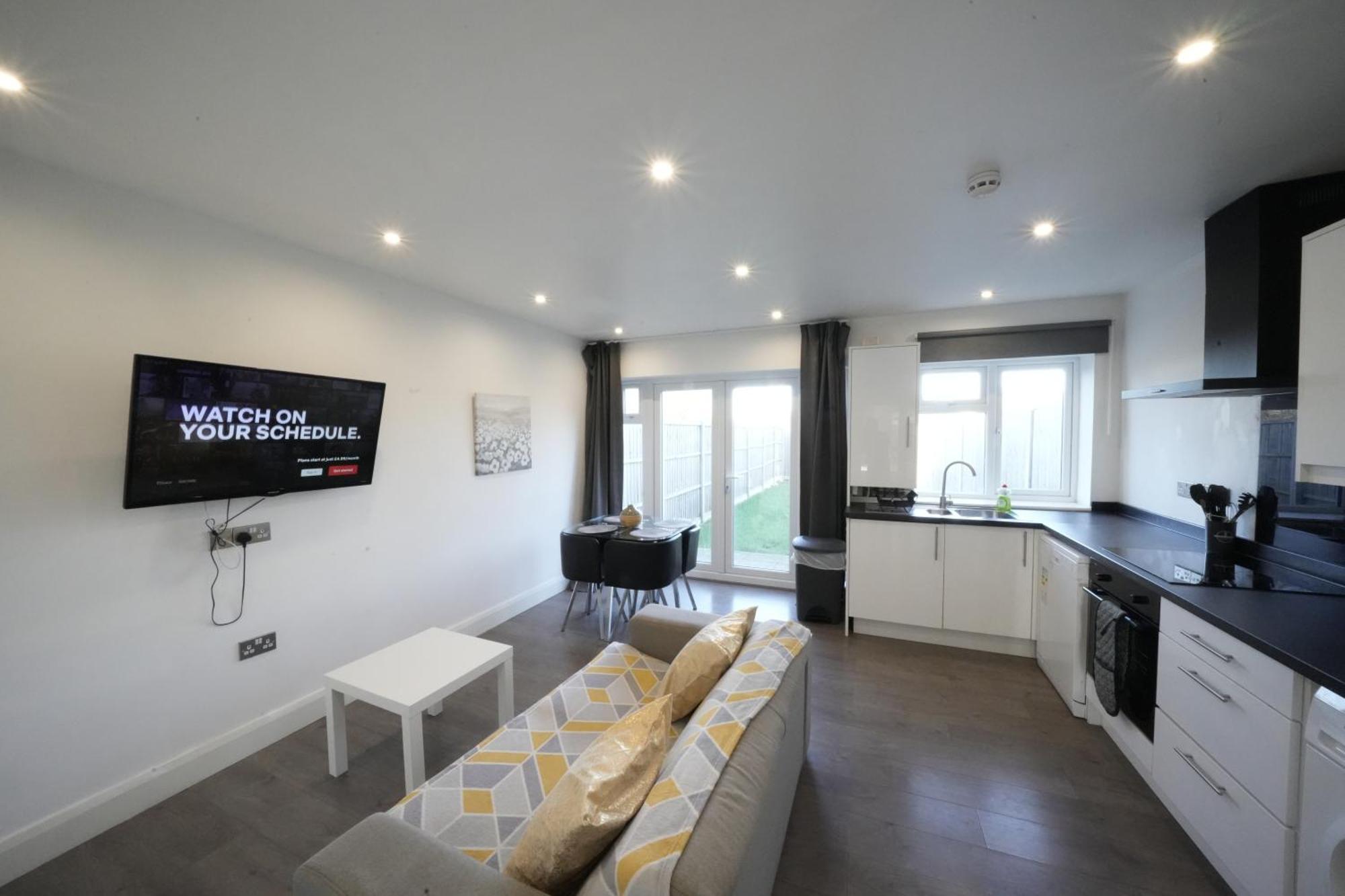 Hatton Apartments Heathrow Airport- Free Parking-Free Underground To And From Heathrow Airport Hatton Cross See Picture-See London Fast Hatton Cross To Central London 30Min Exterior foto