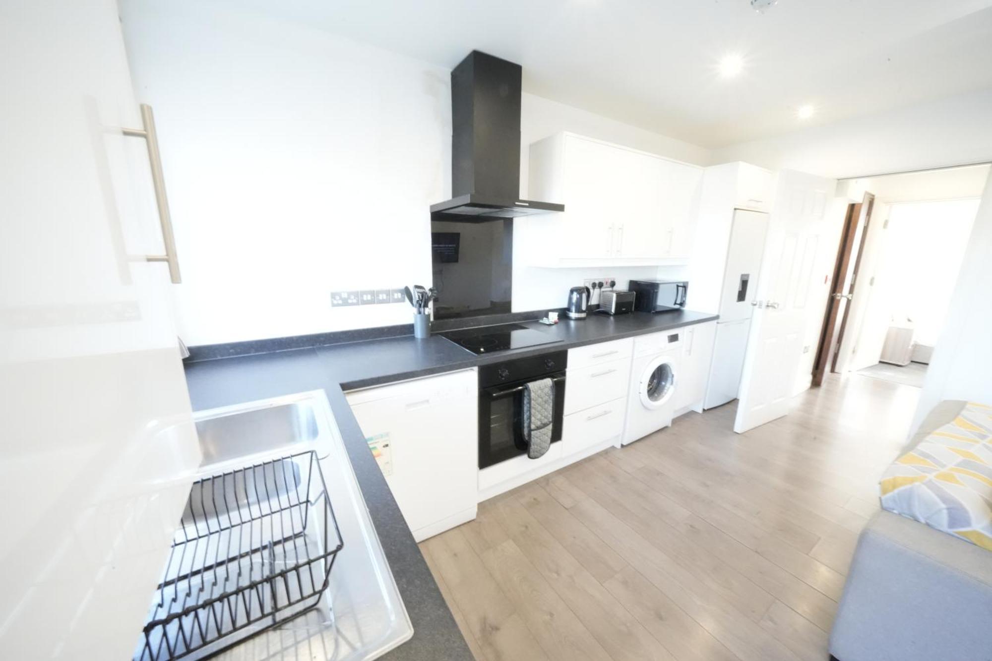 Hatton Apartments Heathrow Airport- Free Parking-Free Underground To And From Heathrow Airport Hatton Cross See Picture-See London Fast Hatton Cross To Central London 30Min Exterior foto